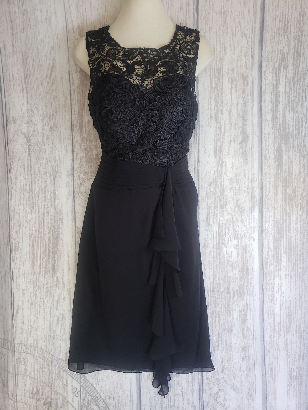 Poly USA cocktail dress black textured lace overlay On Sleeveless Bodice Large